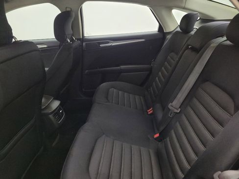Used 2014 Ford Fusion SE image 18