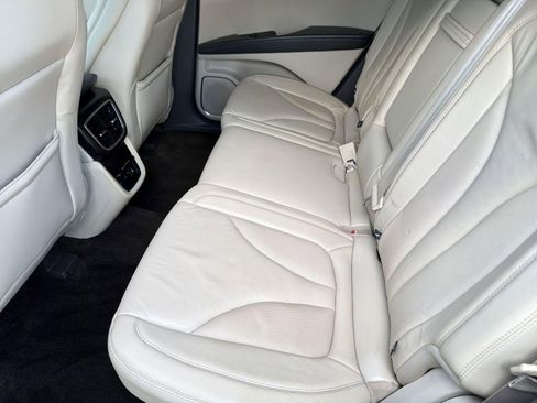 Used 2016 Lincoln MKX Select w/ Select Plus Package FWD image 24