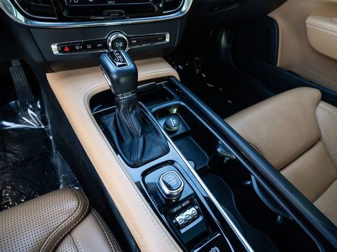 Used 2020 Volvo V90 T6 Inscription image 24