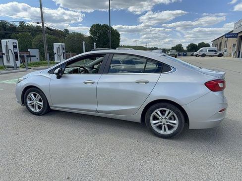 Used 2018 Chevrolet Cruze LT w/ LT Fleet Convenience Package FWD image 2
