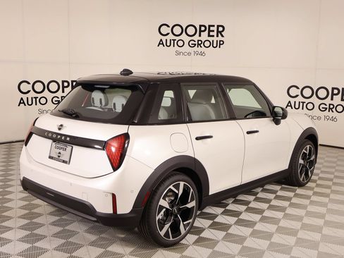 New 2026 MINI Cooper 4-Door Hardtop FWD image 21