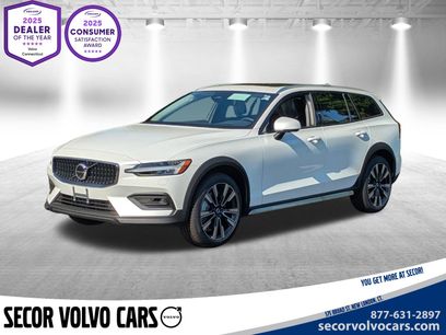 New 2026 Volvo V60 B5 Cross Country Ultra w/ Protection Package Premier
