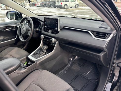 Used 2021 Toyota RAV4 XLE image 23