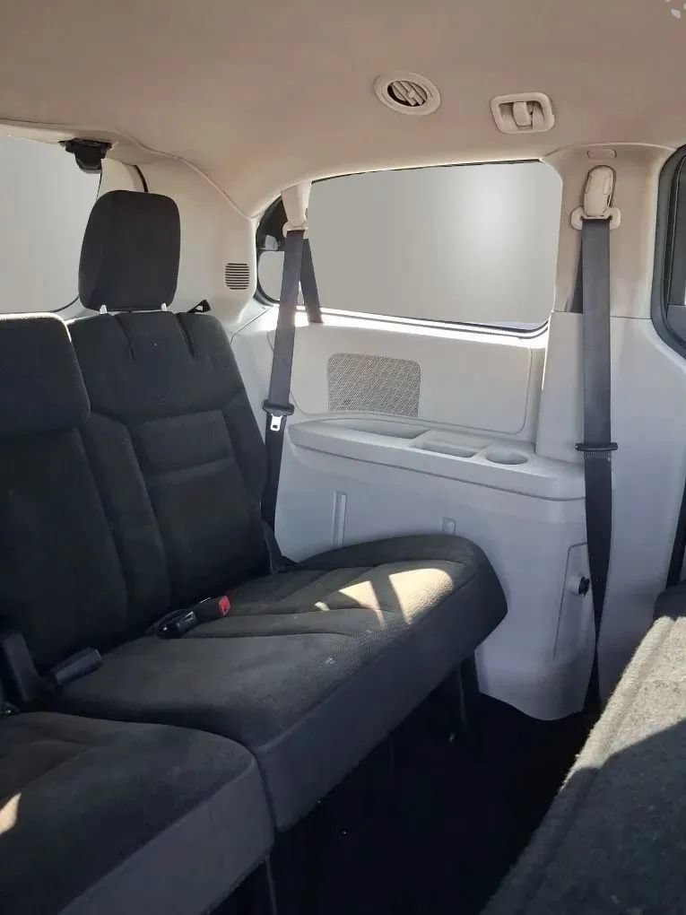 Used 2018 Dodge Grand Caravan SE w/ UConnect Hands-Free Group FWD image 29