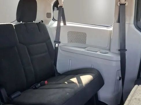 Used 2018 Dodge Grand Caravan SE w/ UConnect Hands-Free Group FWD image 29