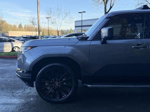 Used 2024 Lexus GX 550 image 8