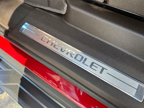 Used 2022 Chevrolet Suburban LT w/ Luxury Package image 36