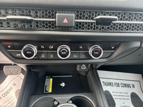 Used 2024 Honda HR-V EX-L image 11