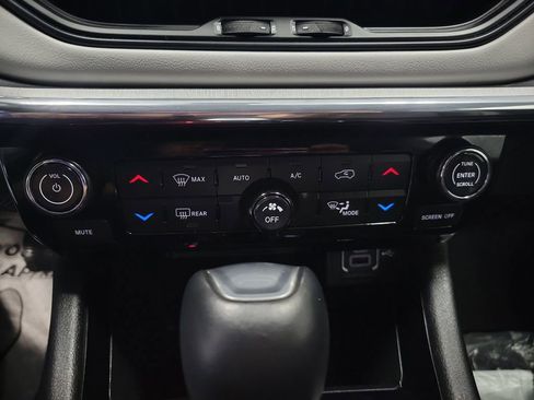 Used 2022 Jeep Compass Limited image 43