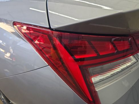 New 2026 Hyundai Elantra Limited FWD image 35