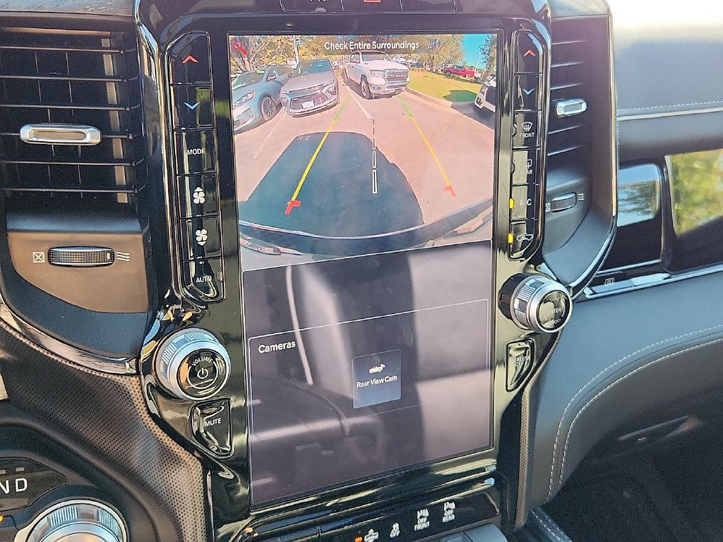 Used 2025 RAM 1500 Limited AWD/4WD image 19