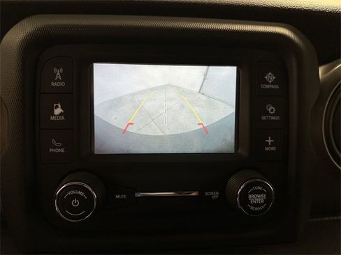 Used 2018 Jeep Wrangler Unlimited Sport S image 29