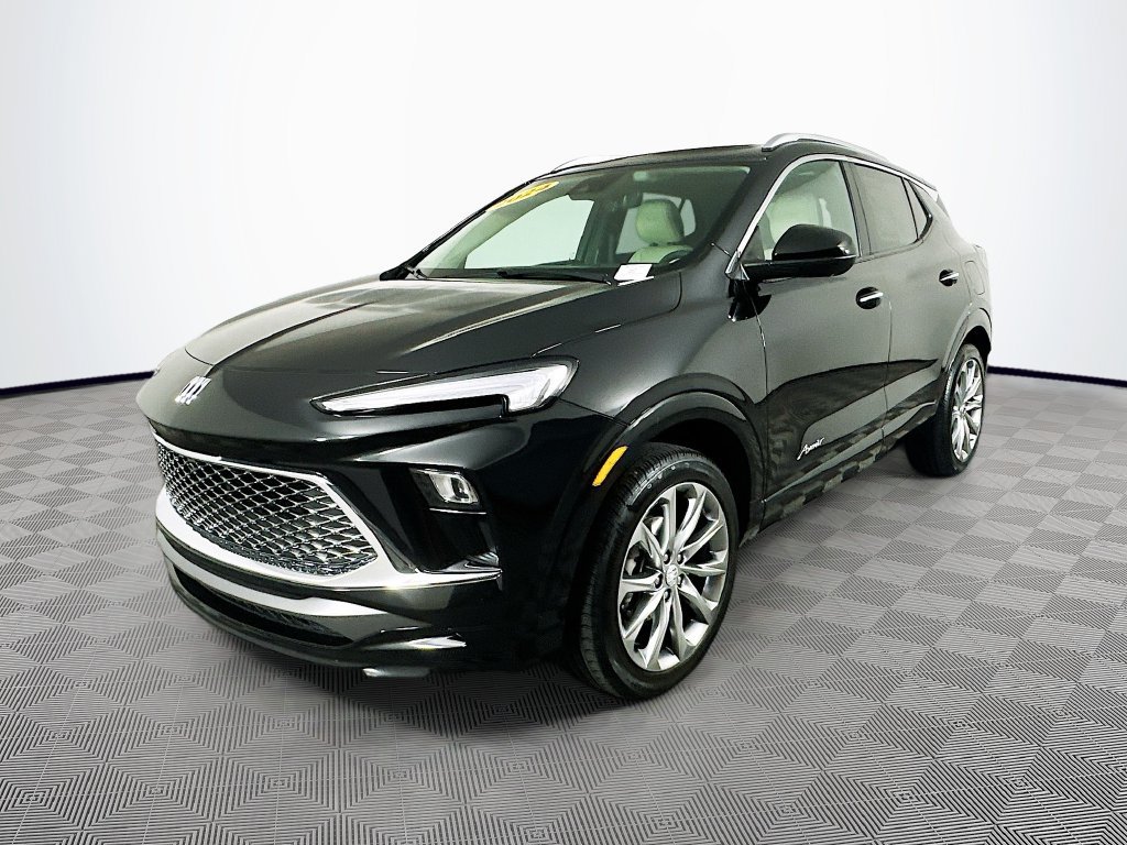Used 2024 Buick Encore GX Avenir w/ Avenir Technology Package AWD/4WD image 5