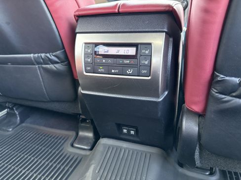 Used 2023 Lexus GX 460 Premium w/ Accessory Package AWD/4WD image 24