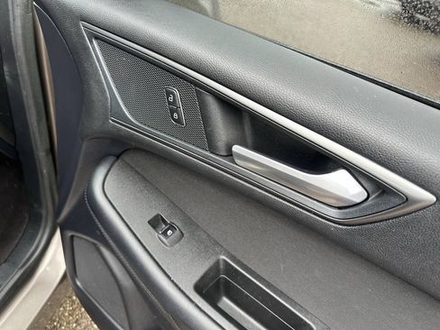Used 2019 Ford Edge SE FWD image 23