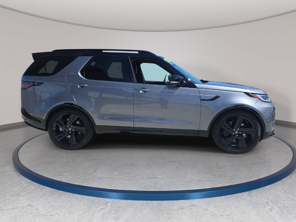 Used 2025 Land Rover Discovery Dynamic SE AWD/4WD image 4
