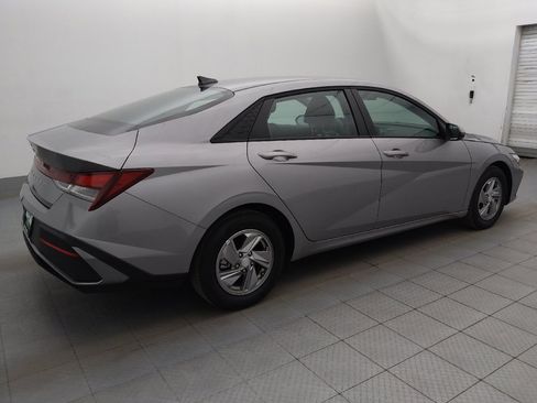 Used 2025 Hyundai Elantra SE FWD image 10
