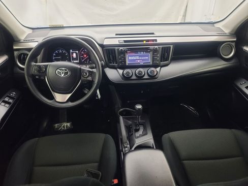 Used 2018 Toyota RAV4 LE image 22