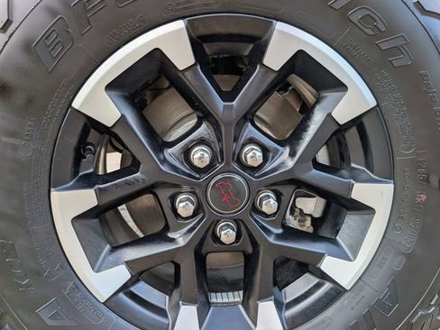 Used 2025 Jeep Wrangler Unlimited Rubicon image 7