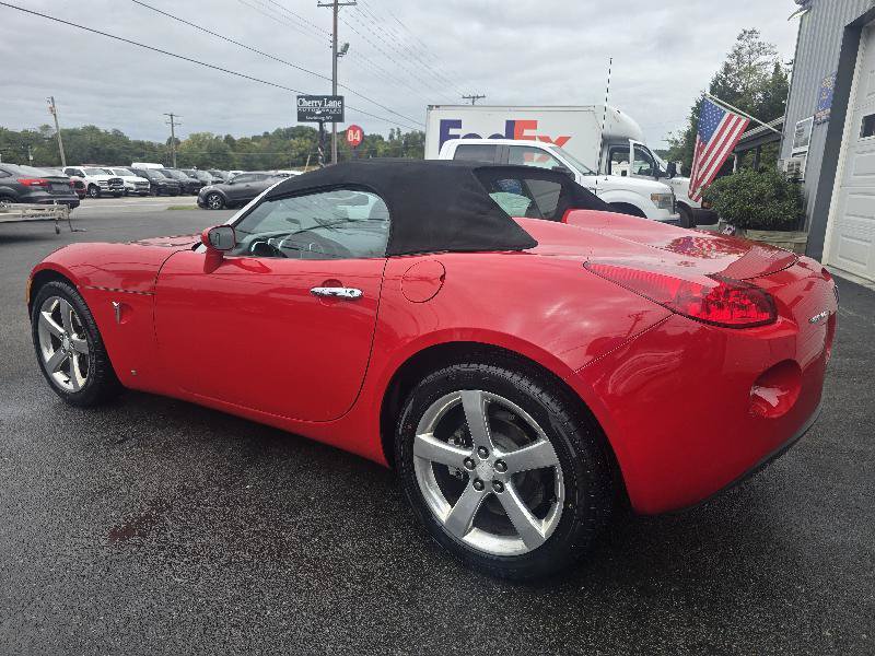 Used 2007 Pontiac Solstice Convertible w/ Premium Package RWD image 3