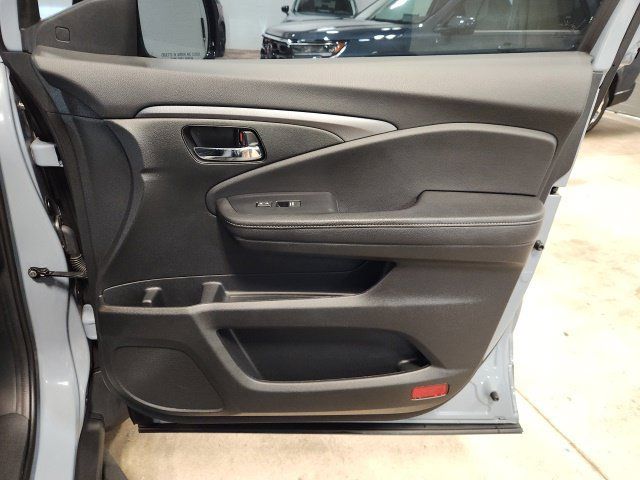 Certified 2024 Honda Ridgeline Sport image 33