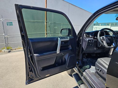 Used 2012 Toyota 4Runner Limited AWD/4WD image 18