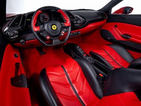 Used 2019 Ferrari 488 Spider image 5