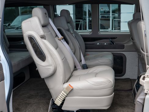 New 2026 GMC Savana 2500 w/ Driver Convenience Package RWD image 30