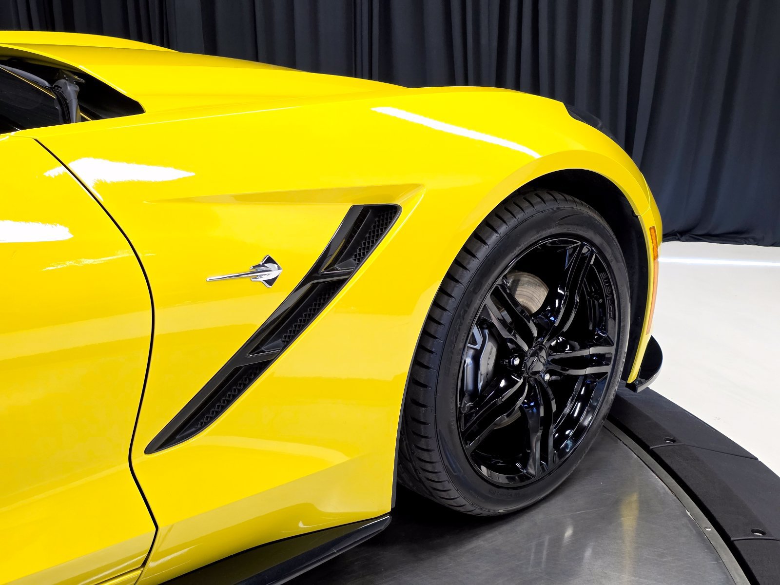 Used 2016 Chevrolet Corvette Stingray Coupe w/ 3LT Preferred Equipment Group RWD image 5