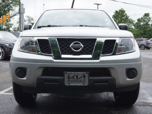 Used 2014 Nissan Frontier SV AWD/4WD image 5