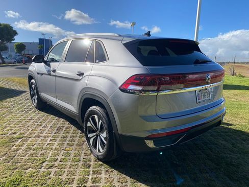 Used 2025 Volkswagen Atlas Cross Sport SE FWD image 23