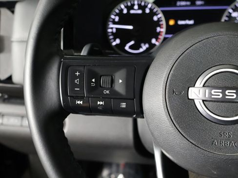 Used 2024 Nissan Pathfinder SV AWD/4WD image 38