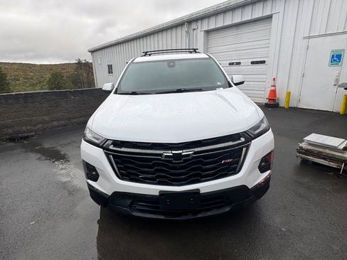 Used 2023 Chevrolet Traverse RS image 8