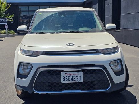 Used 2020 Kia Soul S FWD image 2