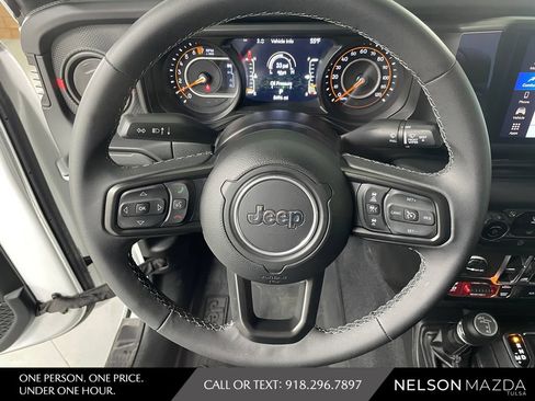 Used 2025 Jeep Gladiator Rubicon AWD/4WD image 20