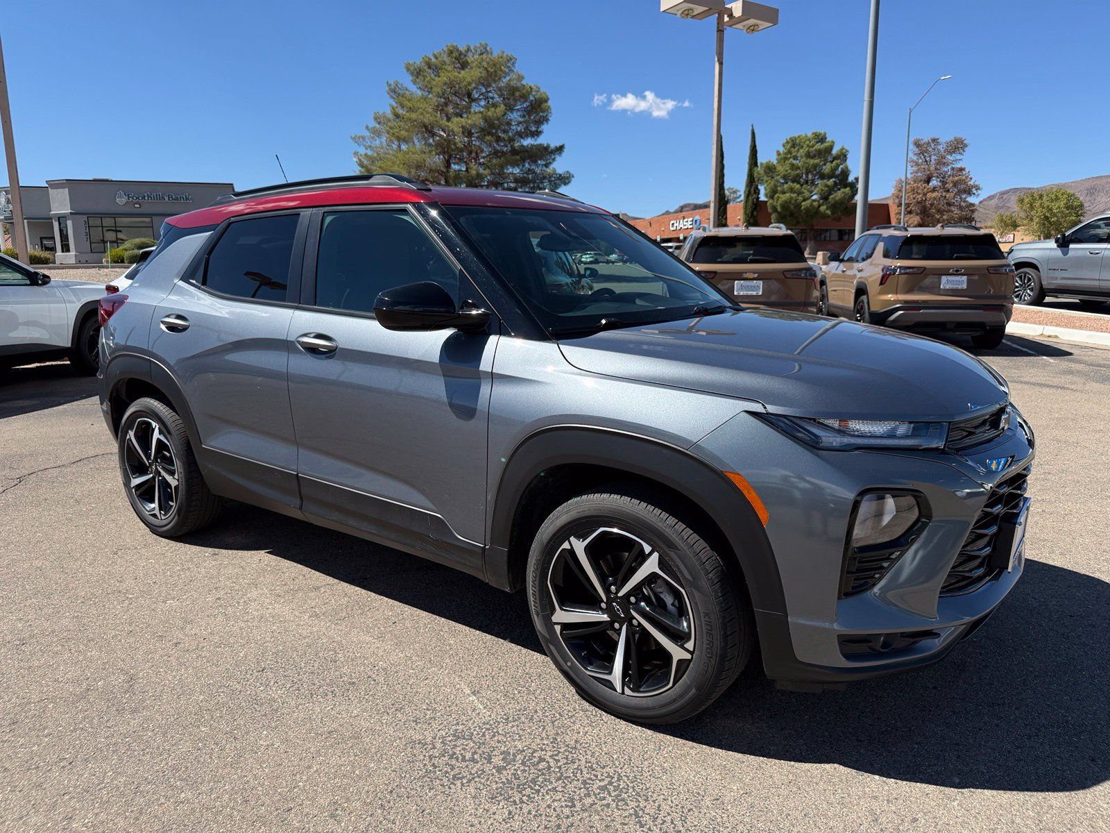 Used 2022 Chevrolet TrailBlazer RS w/ Sun and Liftgate Package AWD/4WD image 3