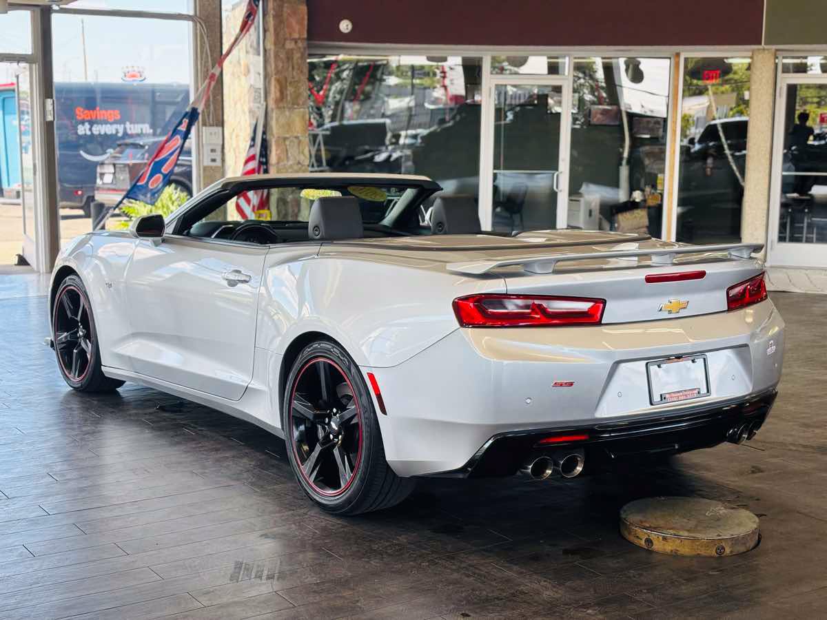 Used 2016 Chevrolet Camaro SS RWD image 12
