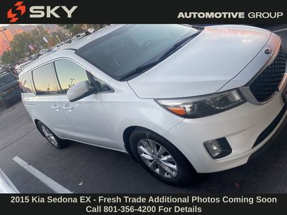 Used 2015 Kia Sedona EX