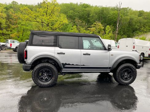 Used 2023 Ford Bronco Wildtrak image 8