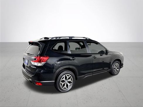 Used 2023 Subaru Forester Premium AWD/4WD image 6