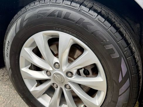 Used 2018 Chrysler Pacifica Touring-L w/ Advanced Safetytec Group FWD image 40