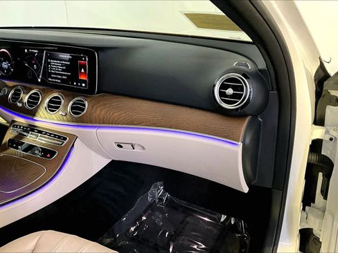 Used 2023 Mercedes-Benz E 350 4MATIC Sedan image 19