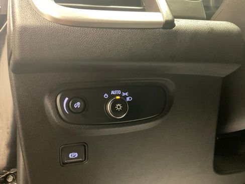 Used 2024 GMC Terrain SLE image 20