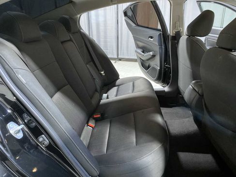 Used 2022 Nissan Altima 2.5 SV FWD image 13
