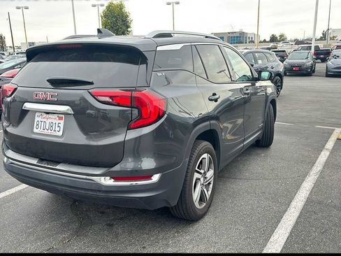 Used 2019 GMC Terrain SLT image 2