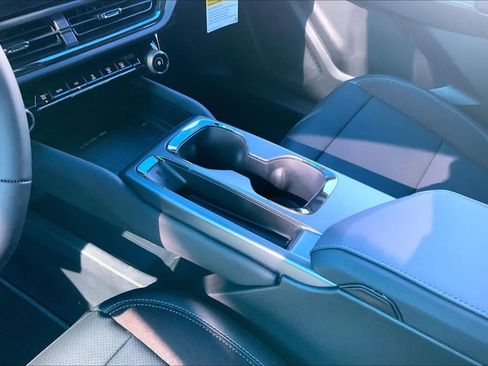 New 2026 Chevrolet Equinox EV RS FWD image 7