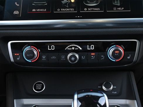 Certified 2025 Audi Q3 2.0T Premium Plus w/ Premium Plus Package image 13