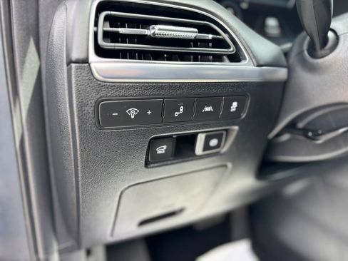 Used 2022 Hyundai Palisade Limited w/ Winter Package image 12