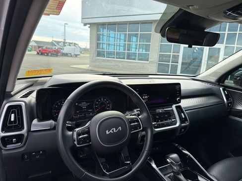 Used 2022 Kia Sorento SX image 10