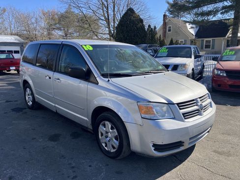Used 2010 Dodge Grand Caravan SE image 5